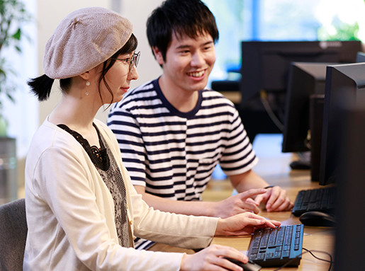 講師が教える様子