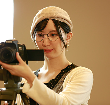 カメラで撮影する様子