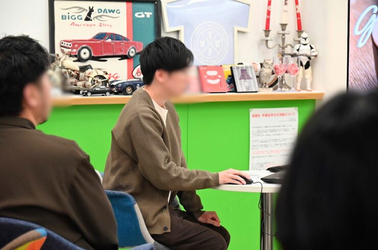 講評会の雰囲気（卒制プレゼン）